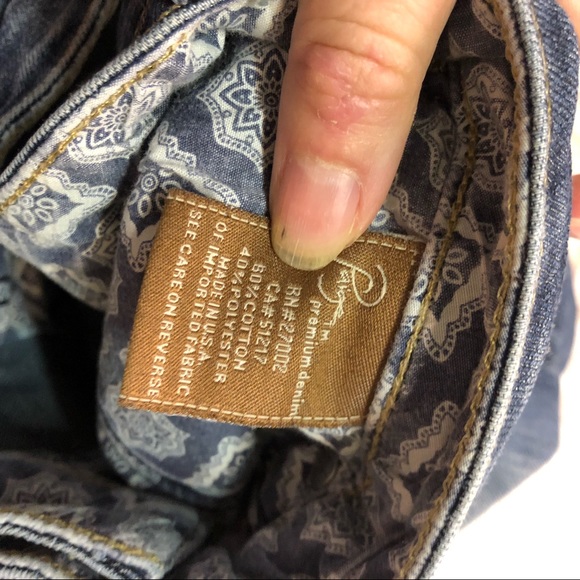 Paige Uneven Distressed Hem Jeans Size 27 - Picture 7 of 7